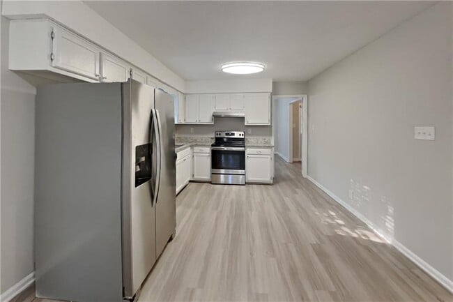 Building Photo - 3331 Hansen Way