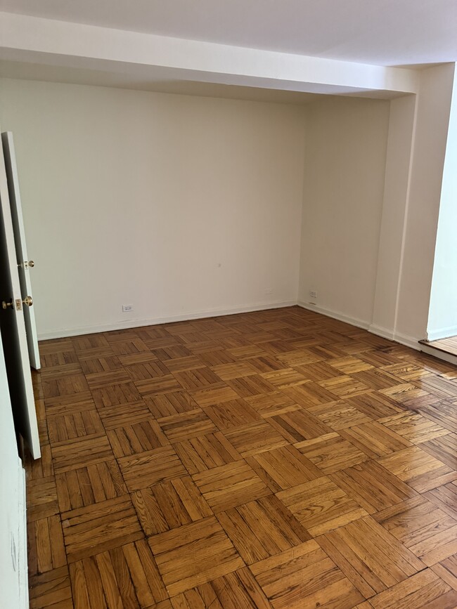 Building Photo - 9834 63rd Dr