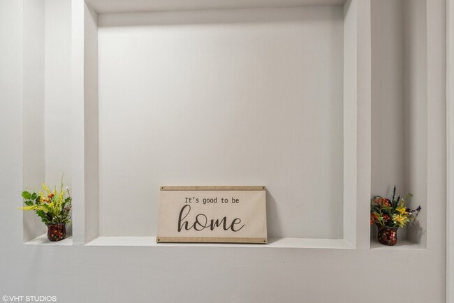 Building Photo - 3542 N Halsted St