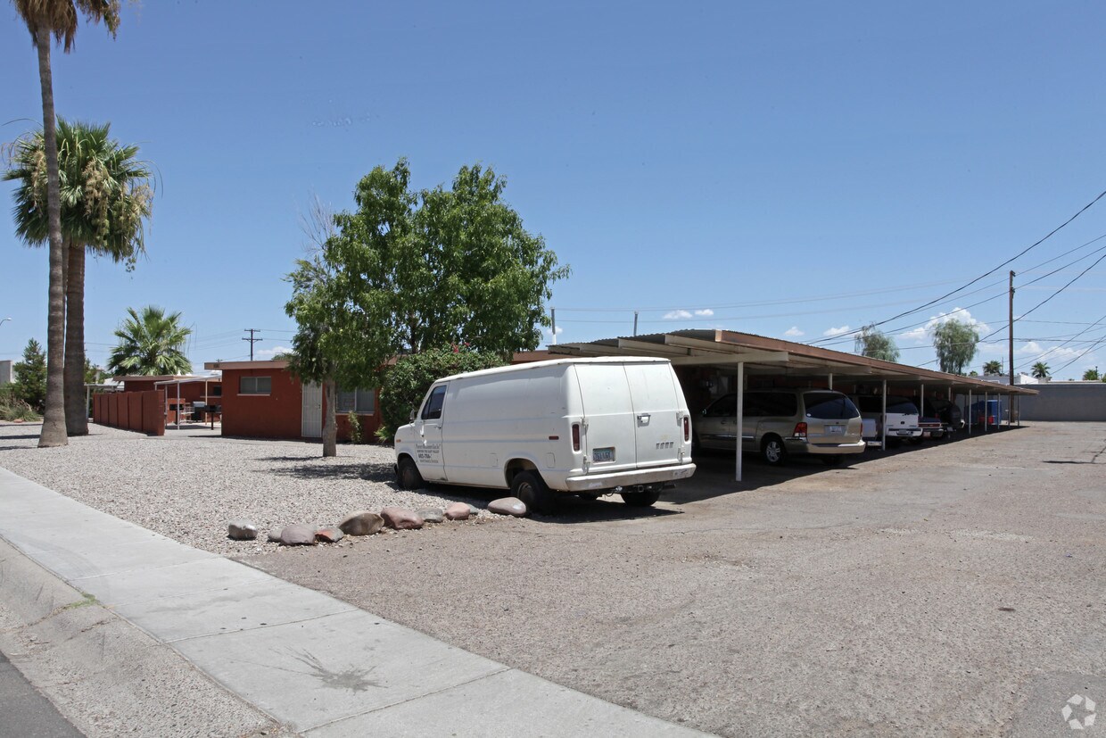 Primary Photo - 1081 N California St