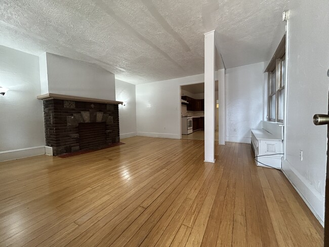 Living Room p3 - 191 Zerby Ave