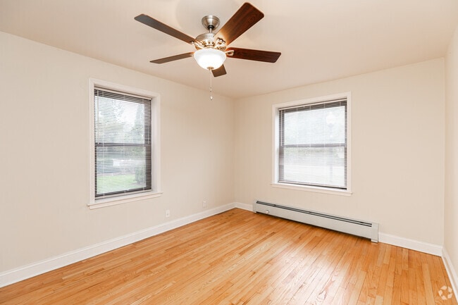Bedroom - Englewood Village, LLC