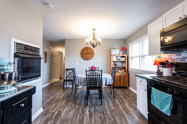 Building Photo - 7306 Tangelo Dr