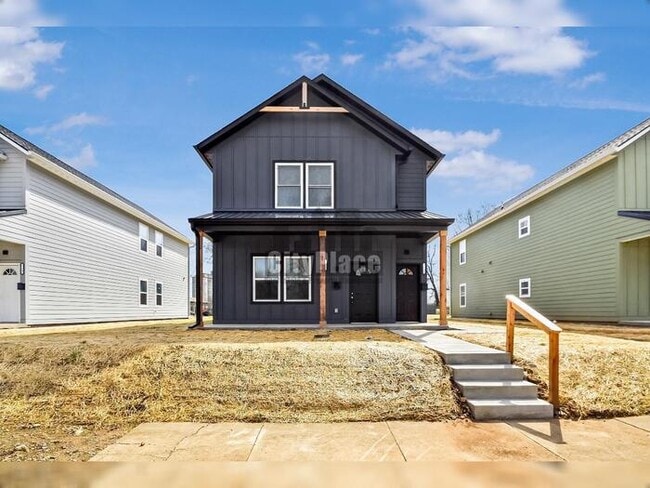 Photo - 1135 W 21st St House