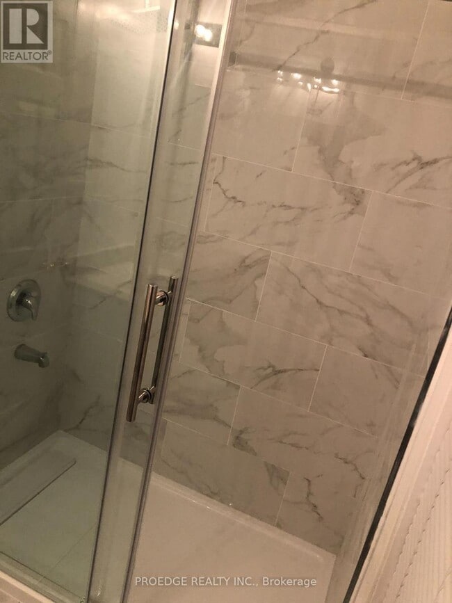 Building Photo - 33 Stonewood St