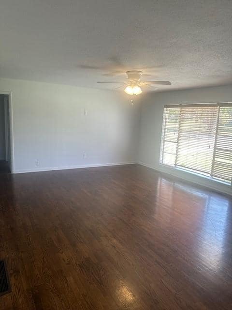 Building Photo - 2901 W Perry Rd