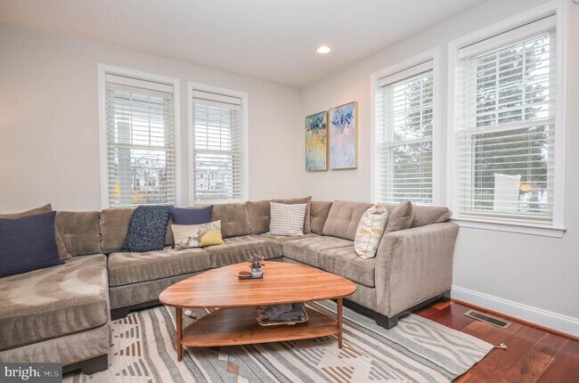 Building Photo - 4808 7th St NW