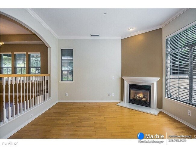Foto del edificio - 4 br, 2.5 bath Townhome - 5740 S Glennie L...