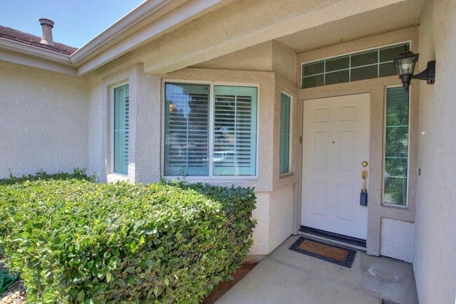 Building Photo - 9446 Lakewind Ln