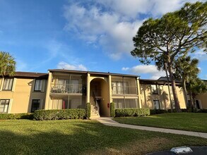 Building Photo - 205 Foxtail Dr