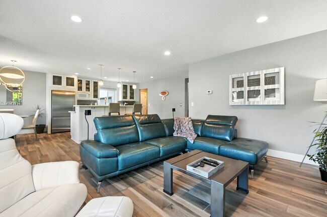 Foto del edificio - 2407 E Mill Plain Blvd