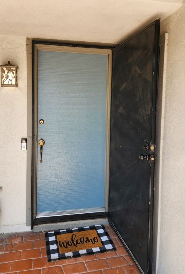 Building Photo - Rarely Available, Single-story, 2Bd 2Ba re...