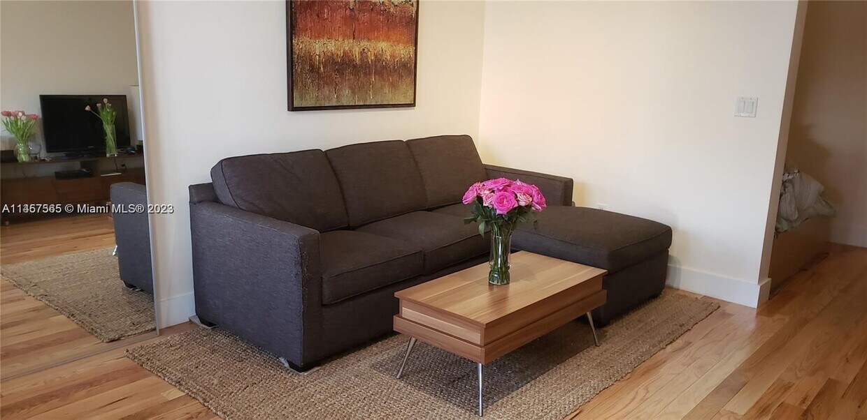 Foto principal - 745 13th St