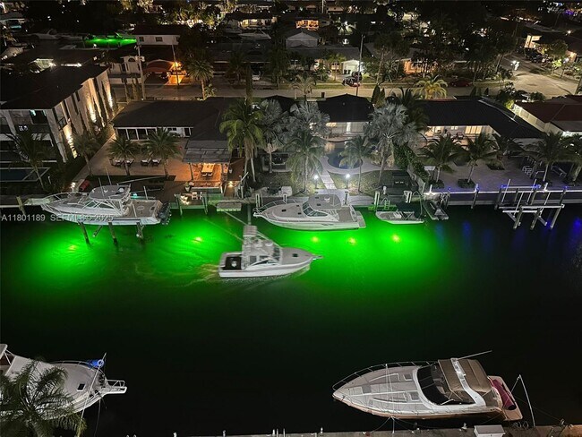 Foto del edificio - 2350 NE 135th St