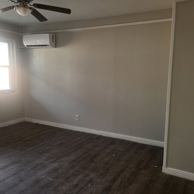 Foto del edificio - 2306 SW 8th Ave