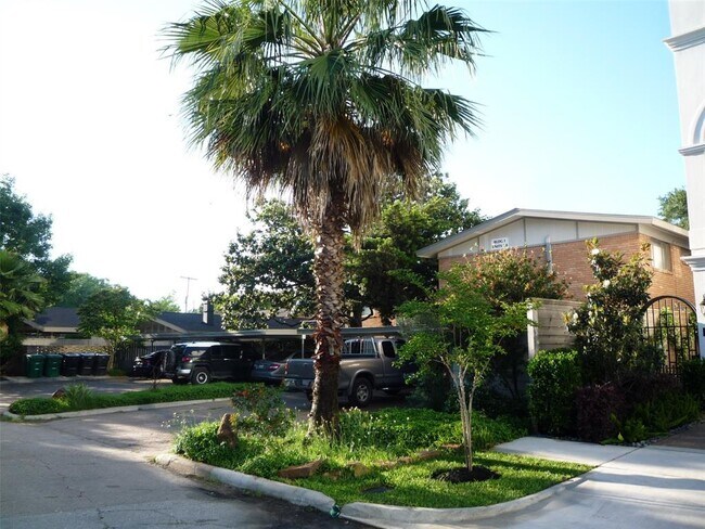 Foto del edificio - 4719 Oakshire Dr