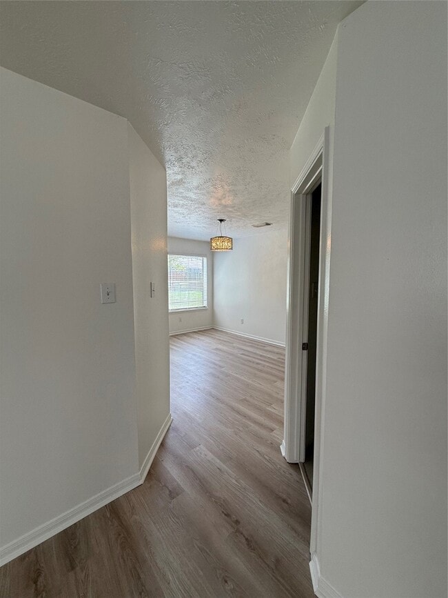 Building Photo - 17011 Macleish Dr