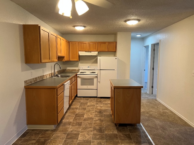 Building Photo - 17260 SW Heritage Ct