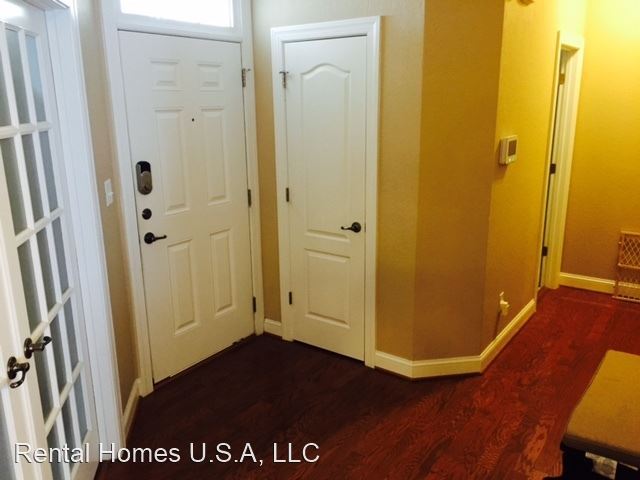 Building Photo - 4584 Willow Croft Dr