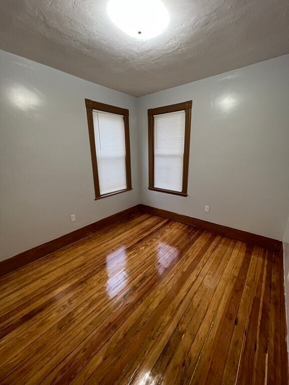 Foto del edificio - 347 Bowdoin St