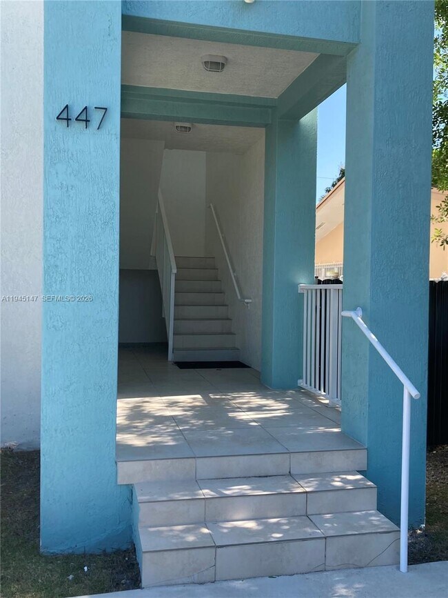 Foto del edificio - 447 SW 78th Ct