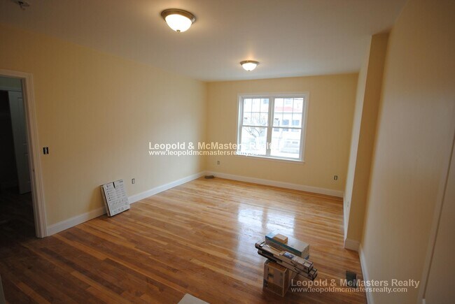 Building Photo - 84 Litchfield St