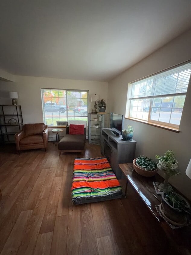 Foto del edificio - 3 bedrooms, 1.5 bath Home with a Garage!