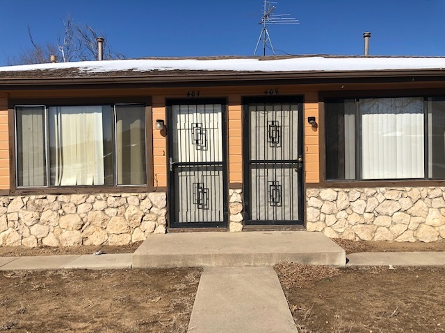 Building Photo - 407 Rocha Way