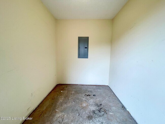 Foto del edificio - 7011 US-150