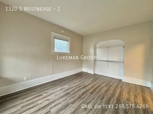 Foto del edificio - 1320 S Westnedge-1