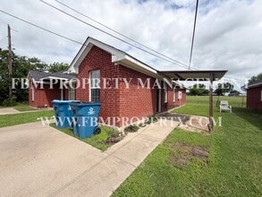 Building Photo - 212 West Lamar St