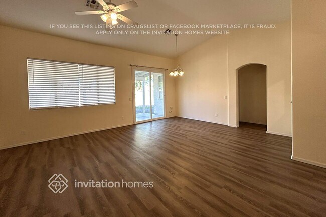 Foto del edificio - 16090 W Maricopa St