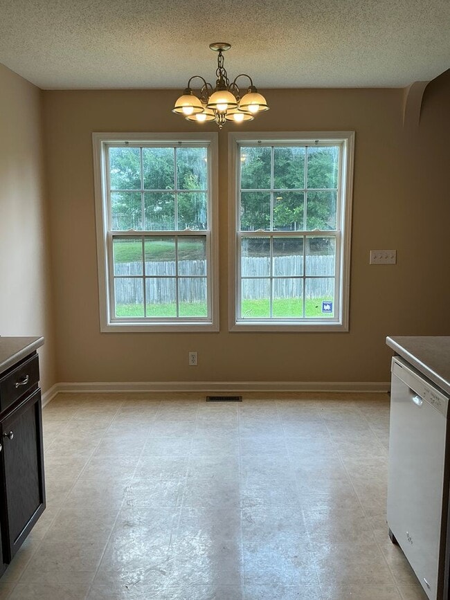 Foto del edificio - 2770 N Whitfield Rd