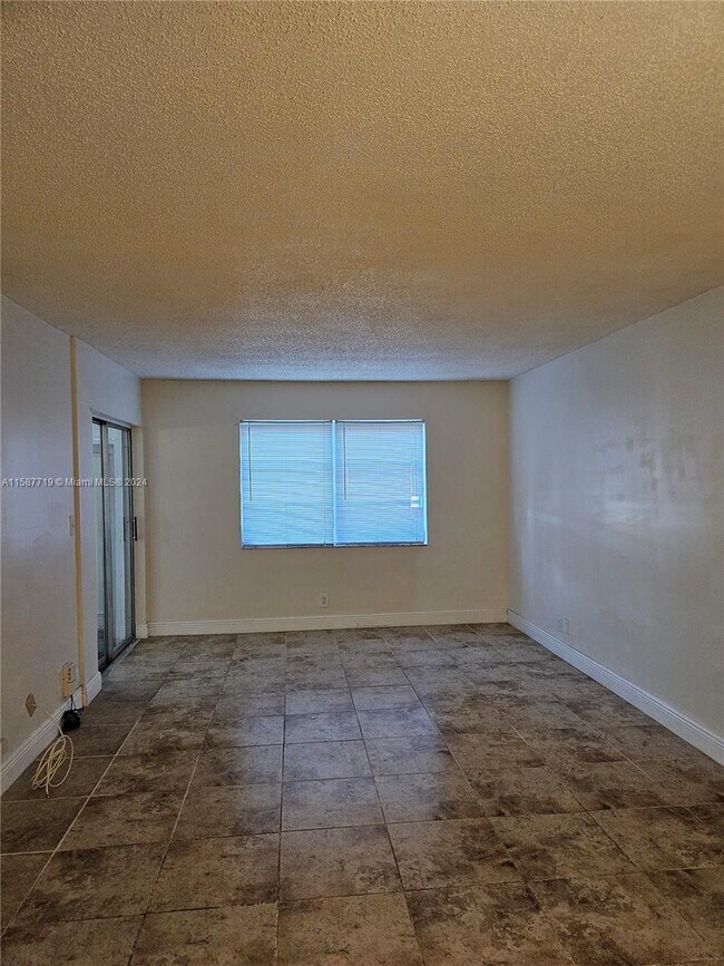 6505 Winfield Blvd Unit B9, Margate, FL 33063 Condo for Rent in