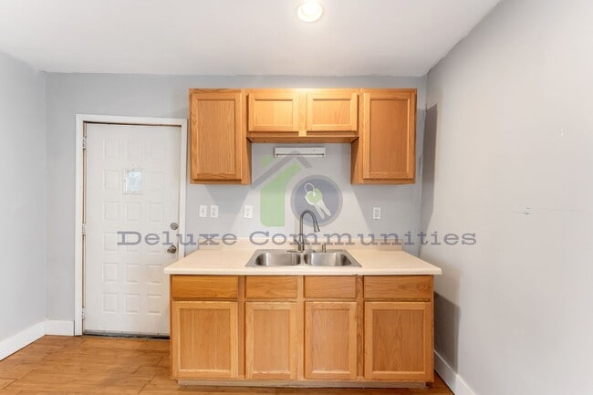 Foto del edificio - 346-346 Diamond Ave SE