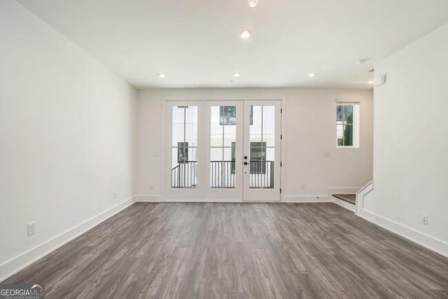 Building Photo - 1829 Gotham Ln NE