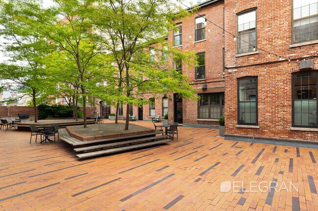 Foto del edificio - 560 State St