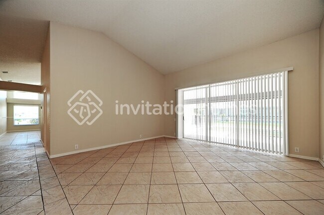 Building Photo - 437 Waterford Cir E