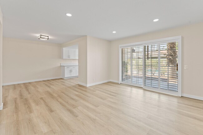 Foto del edificio - 505 S Farrell Dr