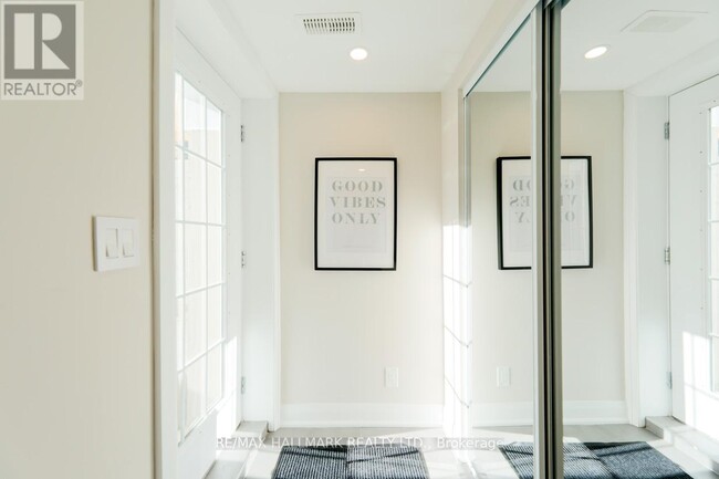 Building Photo - 2 Freeman St