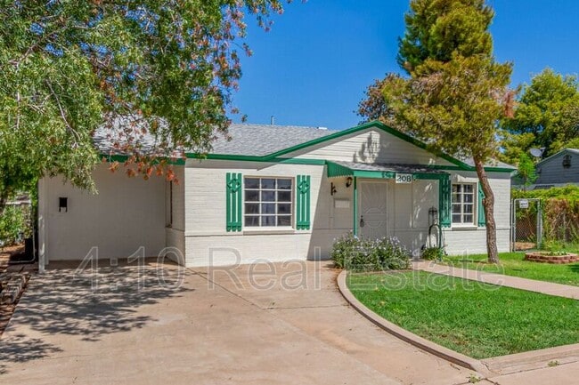 Building Photo - 208 W Glenrosa Ave
