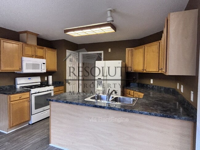 Building Photo - 404 Onondaga Ct