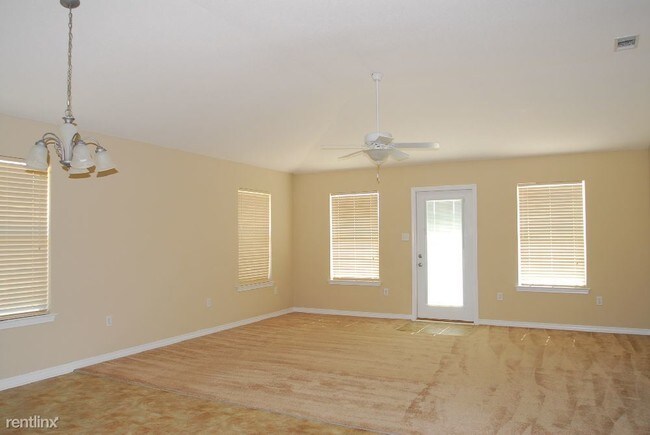 Building Photo - 3 br, 2 bath House - 12129 Harmony Cir