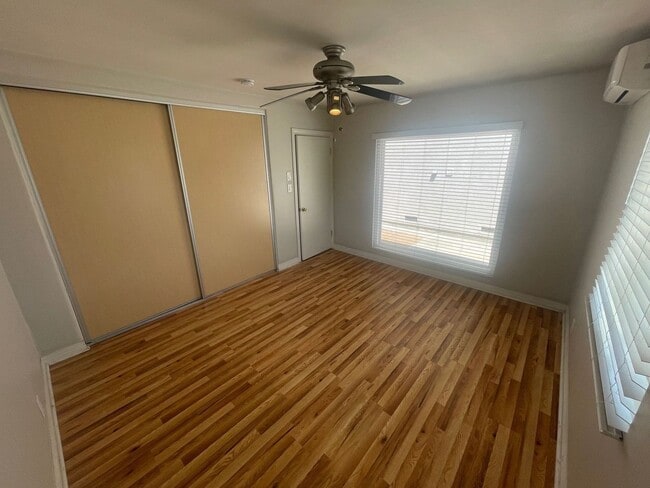 Foto del edificio - 4BD/2BA House on 63rd!