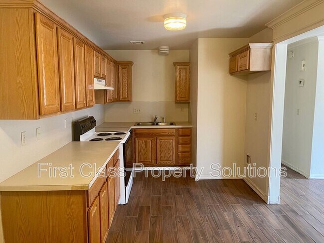 Photo - 1132 N Gardner Ave House