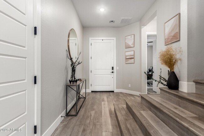 Building Photo - 21186 W Hillcrest Blvd