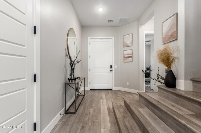 Foto del edificio - 21186 W Hillcrest Blvd