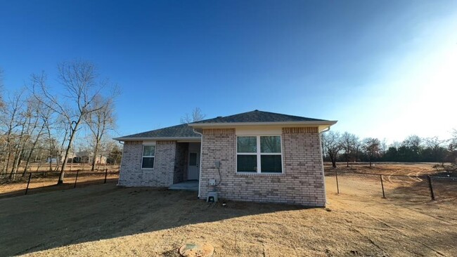 Building Photo - 16951 Buck Cir