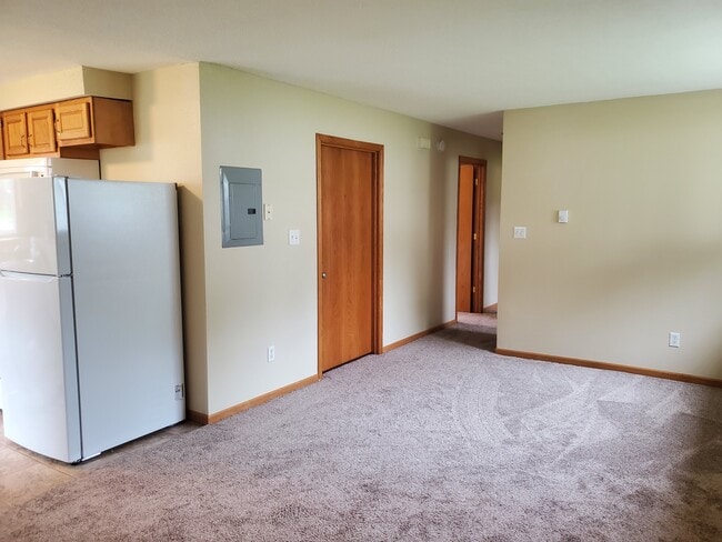 Building Photo - 742 Central Plains Ct