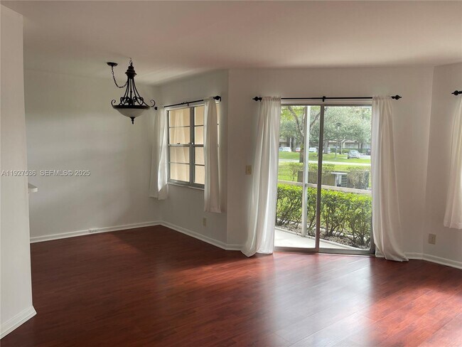 Foto del edificio - 12850 SW 4th Ct